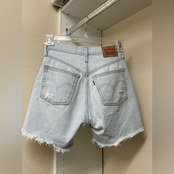 Levi’s 501 distressed shorts - Picture 6 of 9